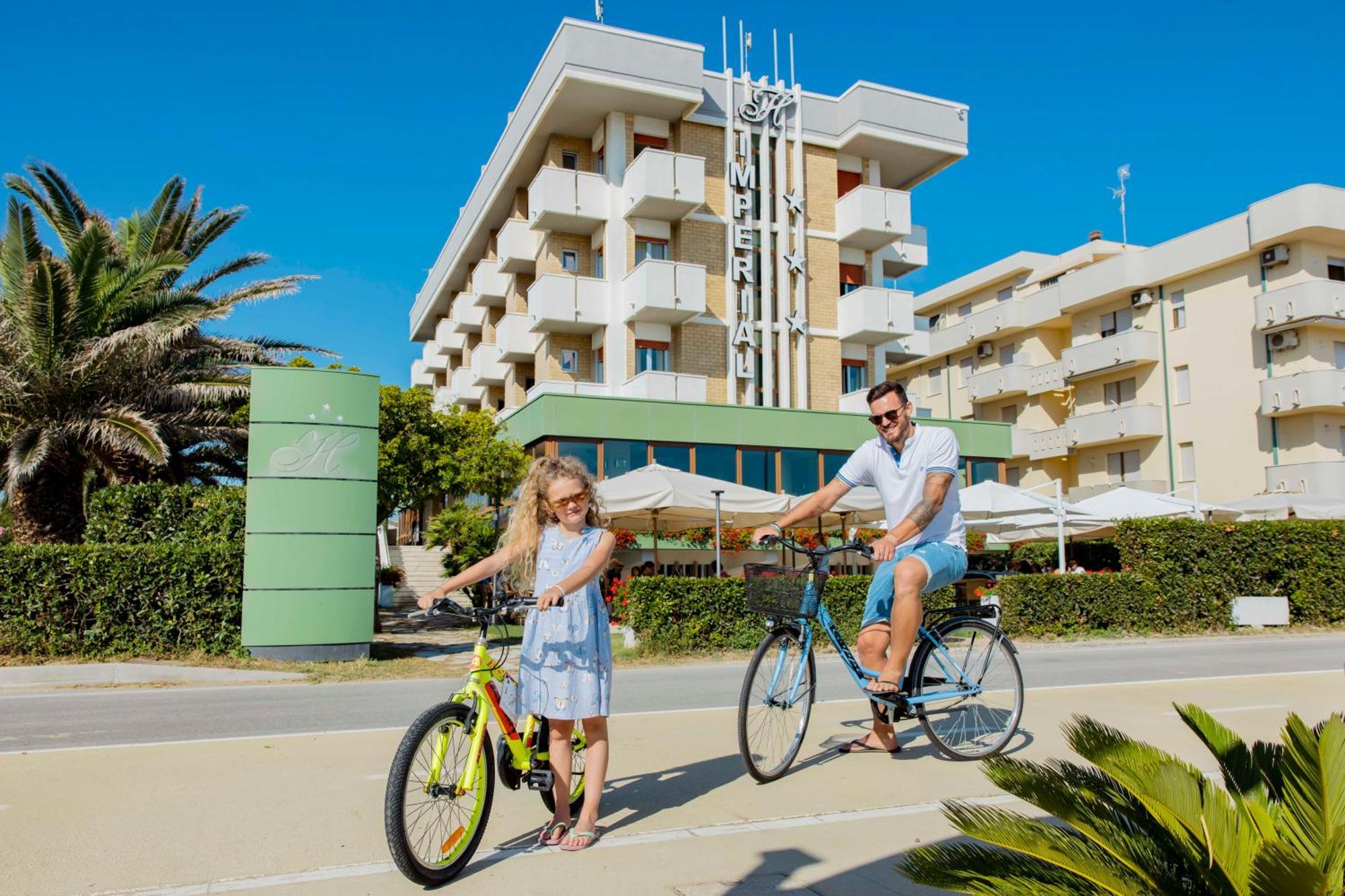 Una Hotels Imperial Beach Hotel Marotta Exteriör bild