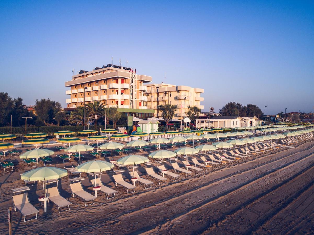 Una Hotels Imperial Beach Hotel Marotta Exteriör bild
